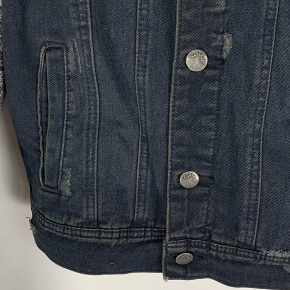 “Free People” Distressed Denim Jacket with removable hood - Med - LIKE NEW! - Picture 4 of 8
